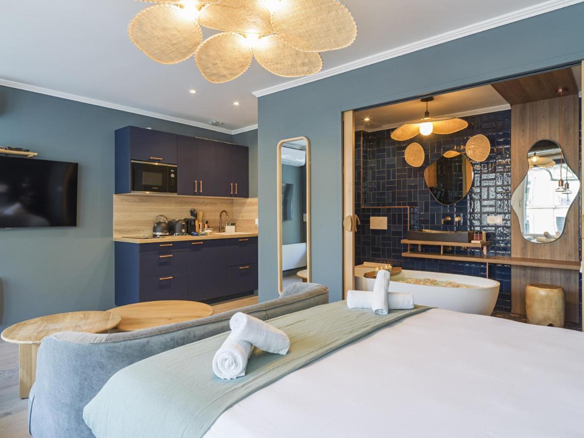 The Blue Alma Eiffel Tower Apartment Paris Exterior photo
