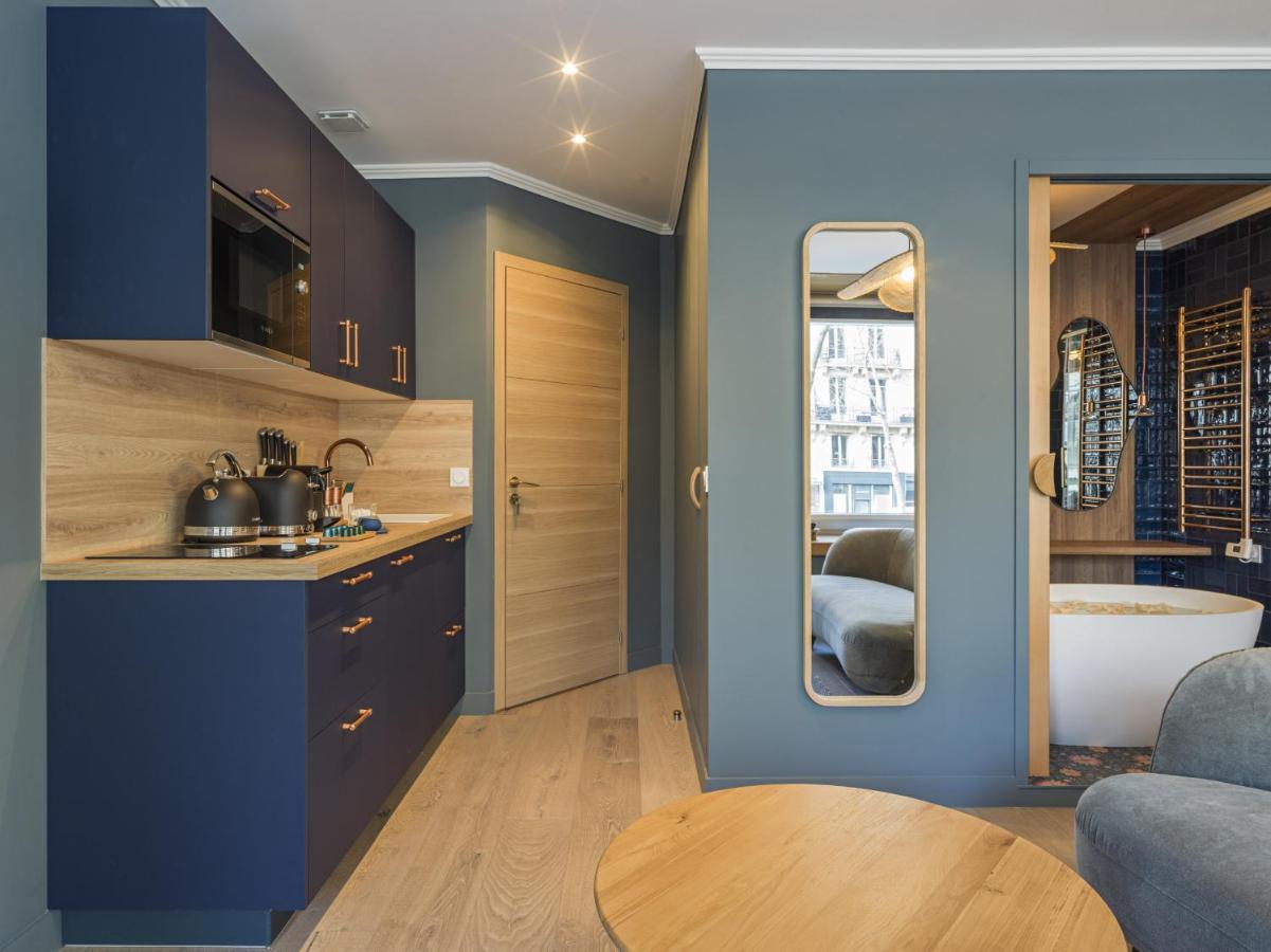 The Blue Alma Eiffel Tower Apartment Paris Exterior photo